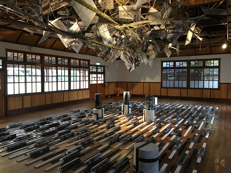 北斗保甲事務所展出宋隆泉、王文志、陳正勳三位藝術家，共同創作大型裝置藝術作品〈另一種注目〉、〈破竹之勢〉、〈之後〉