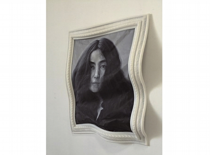 沈少民《標準像—小野洋子》．布上油畫、矽膠．133×50×104 cm．2016。圖｜大象藝術