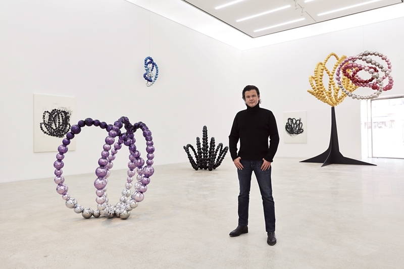 去年2月，Jean Michel Othoniel於Kukje Gallery舉行「Black Lotus」個展。（攝影／Keith Park‧圖片提供／Kukje Gallery）
