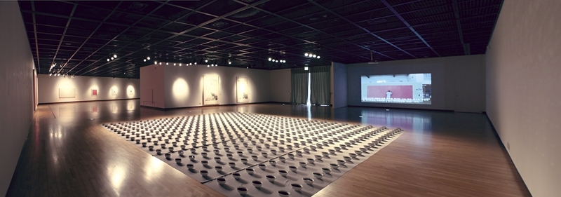 2013年5月鍾經新首度與韓國光州市立美術館合作，舉辦「修行 張羽個展1991-2013」（圖片提供：大象藝術空間）