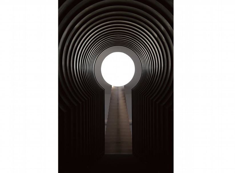 特瑞爾《羅登火山口》的「阿爾法東隧道」（courtesy Florian Holzherr）。圖｜James Turrell Studio