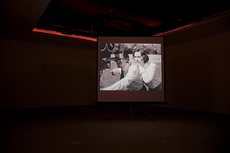 致穎「攝像機」兩組錄像作品展出一景。圖／致穎