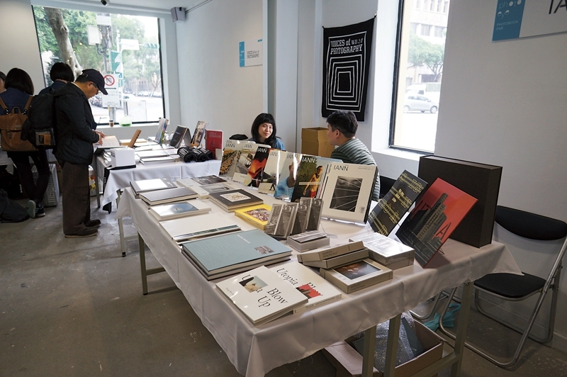 於台北國際藝術村百里廳舉辦的「Photobook Fair」現場。（攝影／林怡秀）