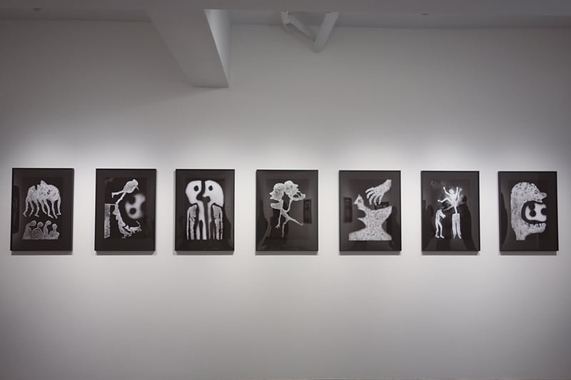 亦安畫廊台北「羅傑．拜倫－靈魂劇場」展出現場。攝影／游如伶