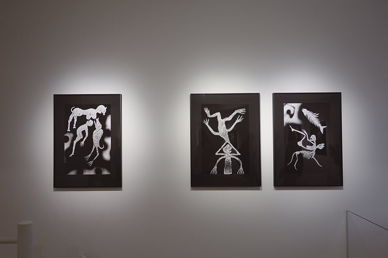 亦安畫廊台北「羅傑．拜倫－靈魂劇場」展出現場。攝影／游如伶