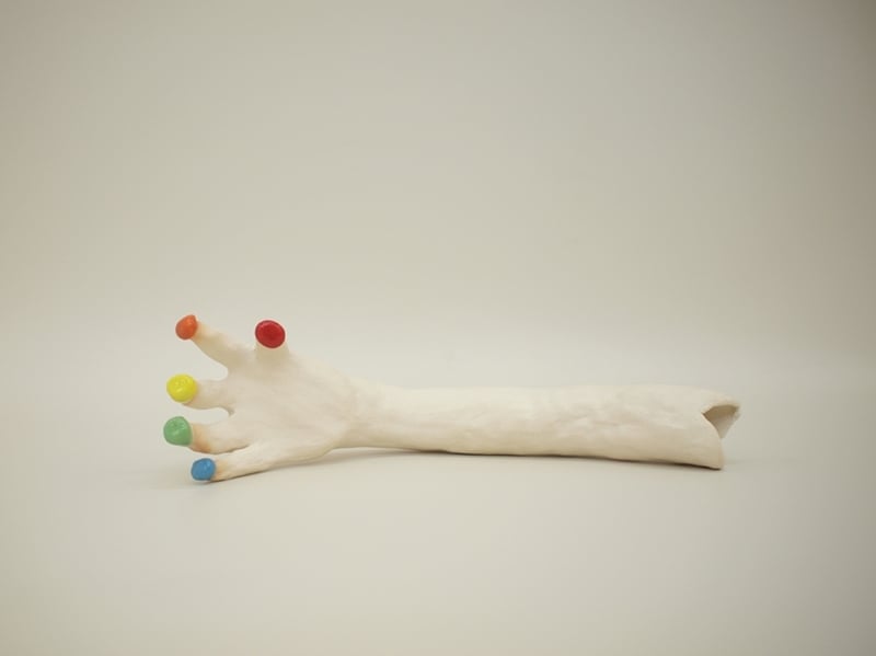 吃五口，25x15x8cm，陶，2017，愛上藝廊提供
