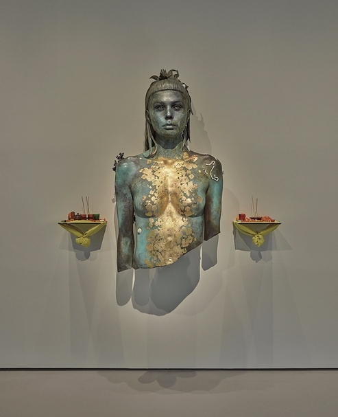 赫斯特《Aspect of Katie Ishtar ¥o-landi》。Captions for Damien Hirst in Venice
