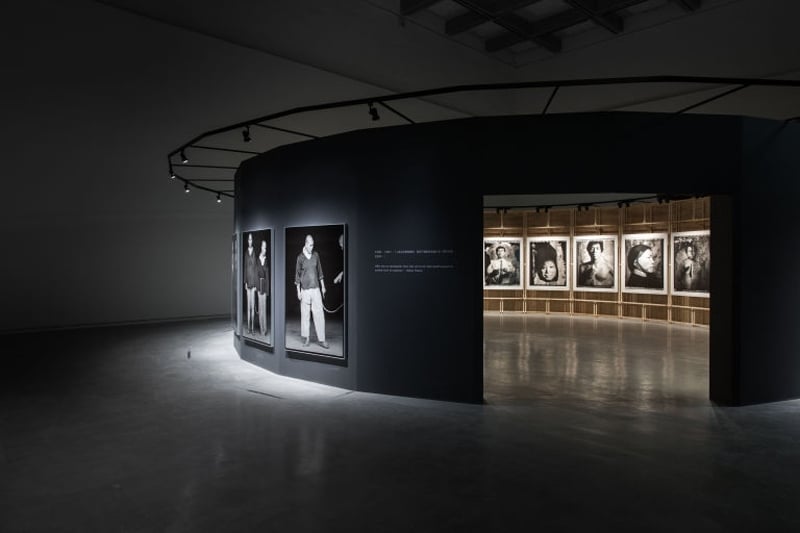《微光闇影》展間實景。圖片提供： 台北市立美術館