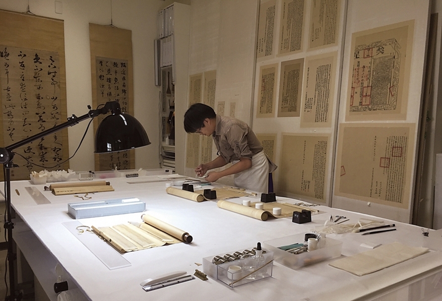 【文物醫美】「三間」范定甫提出觀察與建言:為台灣書畫修復把脈(下)