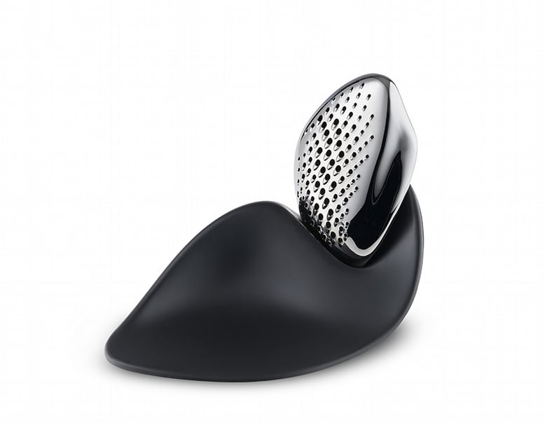 義大利品牌ALESSI〈Forma〉起士刨絲器(Forma, ALESSI) © Zaha Hadid Design