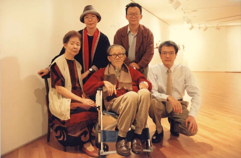 吳清友與陳夏雨全家．1997。圖片提供：誠品畫廊