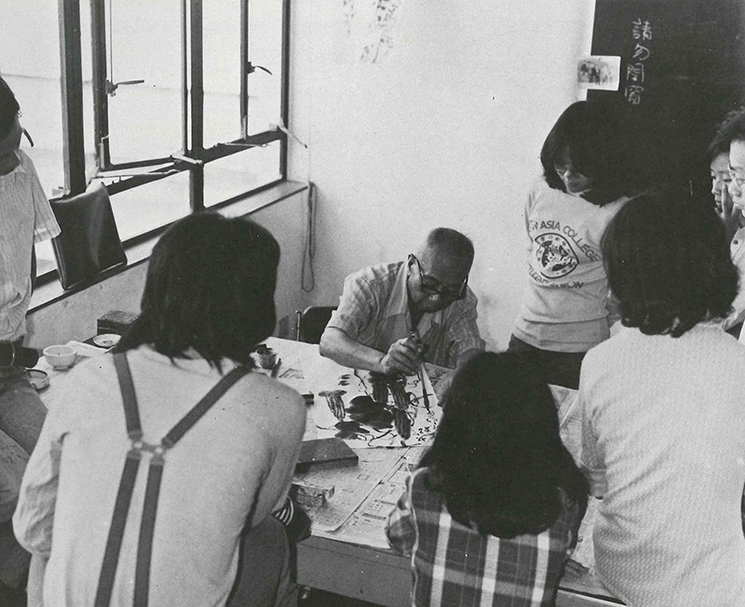 丁衍庸上課情景。圖片提供：香港中文大學藝術系