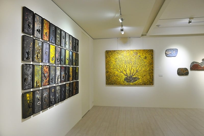 台灣藝術家曾英棟個展「桃花春水生」展覽現場。圖｜旻谷藝術提供