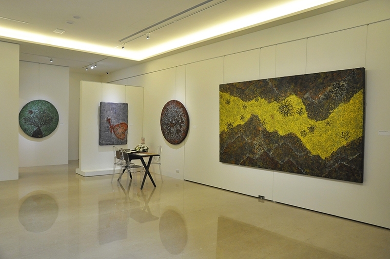 台灣藝術家曾英棟個展「桃花春水生」展覽現場。圖｜旻谷藝術提供