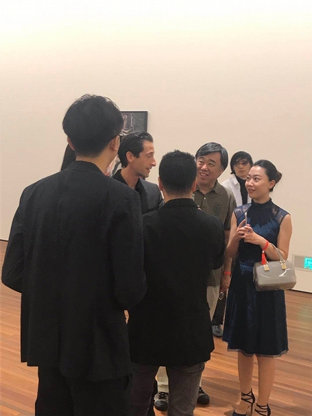 松美術館嘉賓雲集,奧斯卡影帝阿德里安.布羅迪(Adrien Brody)亦出席現場。攝影:謝盈盈