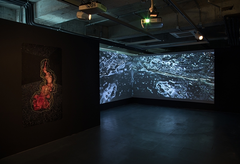 馬凌（香港）畫廊和印尼ROH Projects聯合策畫藝術家Syaiful Garibaldi和Arin Sunaryo的雙聯展「ω」，圖為展覽現場。圖片提供：馬凌畫廊