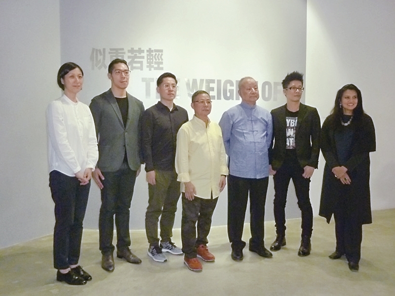 左至右為：展覽策展人馬唯中、藝術家熊輝、藝術家倪有魚、藝術家梁巨廷、藝術家劉國松、藝術家管偉邦、M+博物館行政總監華安雅。攝影｜林琬娸