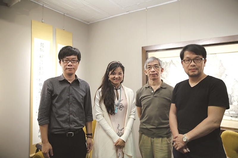 展覽開幕座談講者合影,左起:國立台灣師範大學美術學系白適銘教授、美源美術館王采玉館長、國立台北藝術大學美術學院助理教授趙宇脩以及副教授吳繼濤。(美源美術館提供)