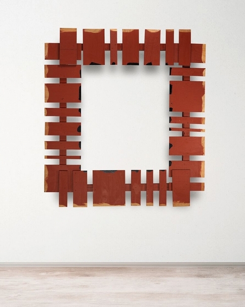 菅木志雄，《格子裡與外》，1990年作，油彩木版，149x133x8cm，估價：30萬-50萬港元。圖片提供：邦瀚斯