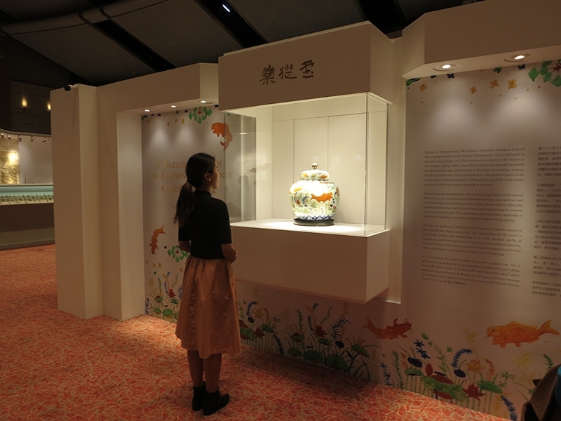 《典藏》快報：佳士得香港夜拍，明嘉靖〈五彩魚藻紋蓋罐〉以2.1385億港元天價再創新高