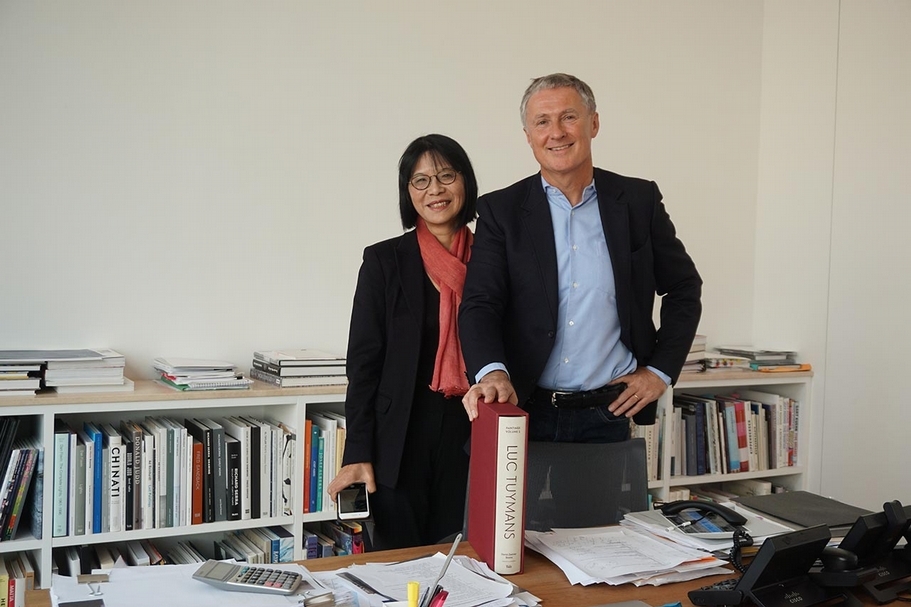 大衛．卓納與典藏社長簡秀枝，於紐約辦公室合影。攝影：林亞偉
