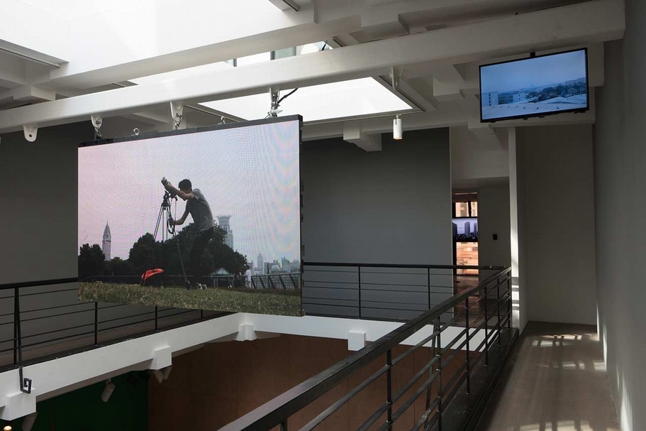 李明2014年的作品《變焦》於展場現場。圖片提供：外灘美術館