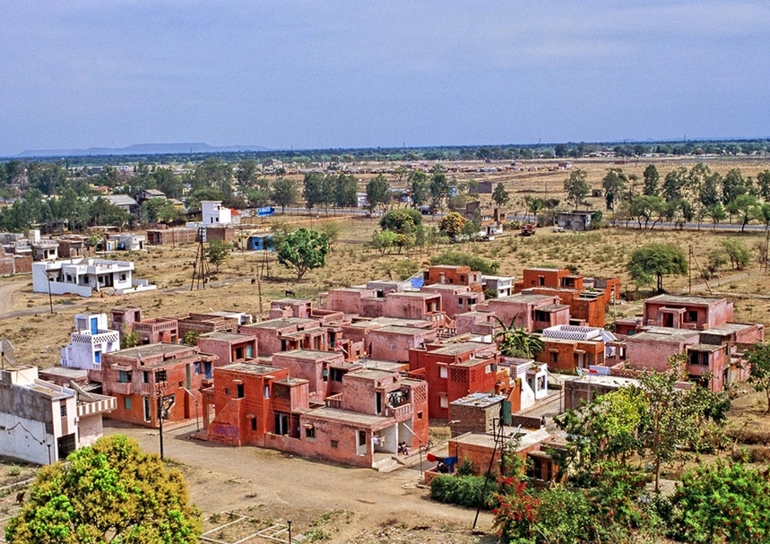 多西（Balkrishna Doshi）於印度阿冉亞（Aranya）社區的作品《Aranya Low Cost Housing》。（VSF、普立茲克建築獎提供）