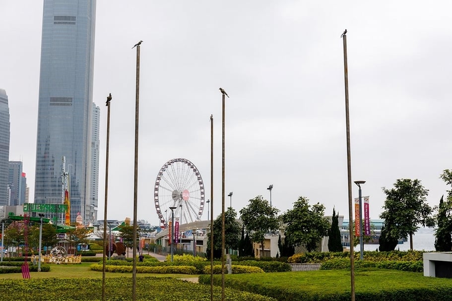 艾敏（Tracey Emin）獻給已故香港收藏家鄧永鏘爵士的《A Moment Without You》。（香港藝術中心提供）