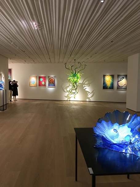 白石畫廊（Whitestone Gallery）奇胡利（Dale Chihuly）個展。（攝影／林亞偉）