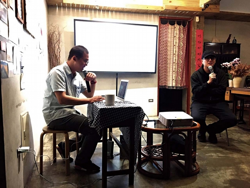 苗栗老家藝文生活空間放映現場，《直線七秒》導演莊知耕出席映後座談會。圖∣金穗獎