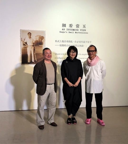 左起：三位策展人施俊兆、衣淑凡、姚謙共同主持「細看常玉」展覽開幕。圖片提供：陳芳玲
