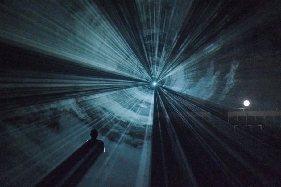 阿比查邦（Apichatpong Weerasethakul）作品《熱室》（Fever Room）劇照。（台中國家歌劇院提供／©Kick the Machine