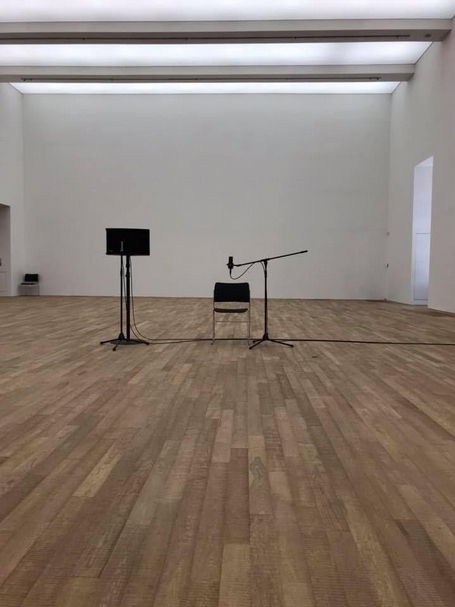 美國藝術家Alvin Lucier 1969年聲音裝置《我正坐在這》（I am Sitting in a Room）。（黃彥榕提供）