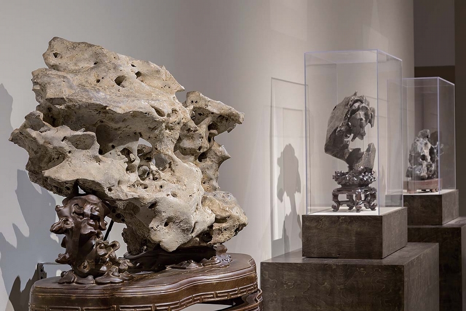 圖4 太湖石於展場。圖╱洛杉磯郡立美術館(Los Angeles County Museum of Art)。
