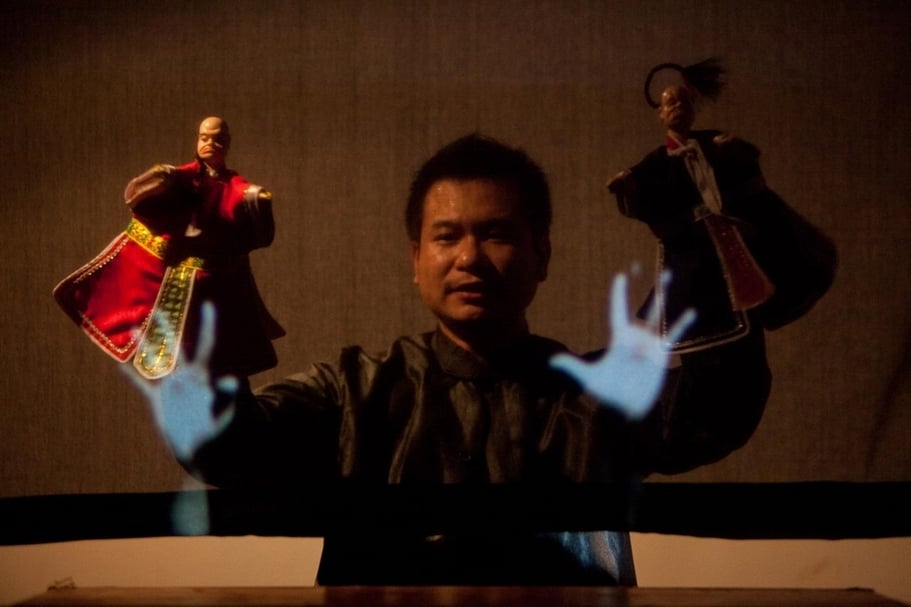 2011年「超親密小戲節」中柯世宏的作品《基本功》演出現場。（飛人集社劇團提供）