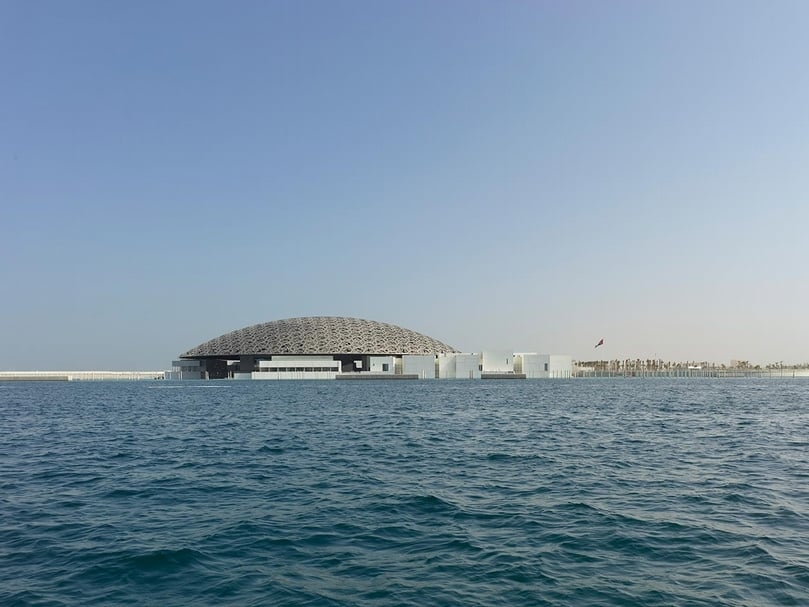 阿布達比羅浮宮(Louvre Abu Dhabi)的成立為法國與阿拉伯聯合大公國的文化外交合作案例。(©Louvre Abu Dhabi, photo by Roland Halbe)