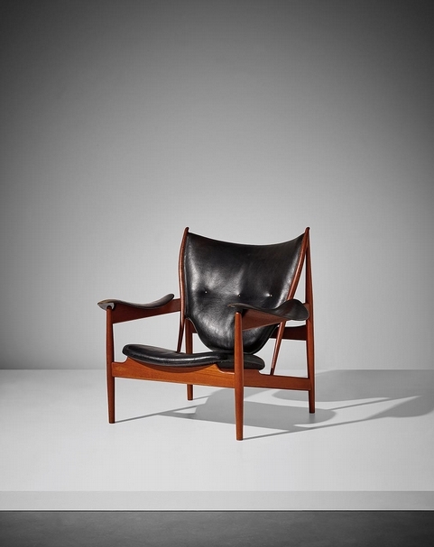 芬．祖爾，《酋長椅》（Finn Juhl），曼谷柚木、皮革，93x103x89cm，1949年設計，1950年代早期製造。（富藝斯提供）