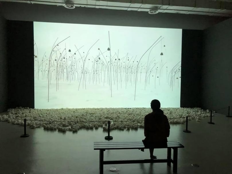 上海當代藝術博物館（Power Station of ART，PSA）舉辦克里斯蒂安．波爾坦斯基（Christian Boltanski）特展「憶所」（Storage Memory）。（簡秀枝提供）