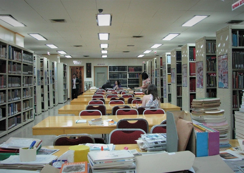 文化中心內的圖書館。（高森信男提供）