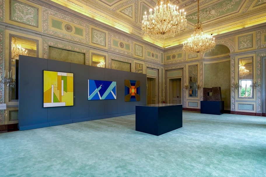 「形色之外 : 霍剛米蘭回顧展」於米蘭蒙札皇宮美術館（Villa Reale di Monza）展覽現場。（采泥藝術提供）