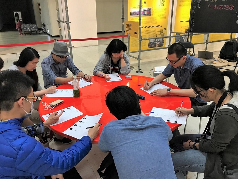 2017年「後解嚴：想像紀念堂」舉辦由建築師何炯德帶領的「一起來想像」工作坊。（台灣藝文空間連線提供​）