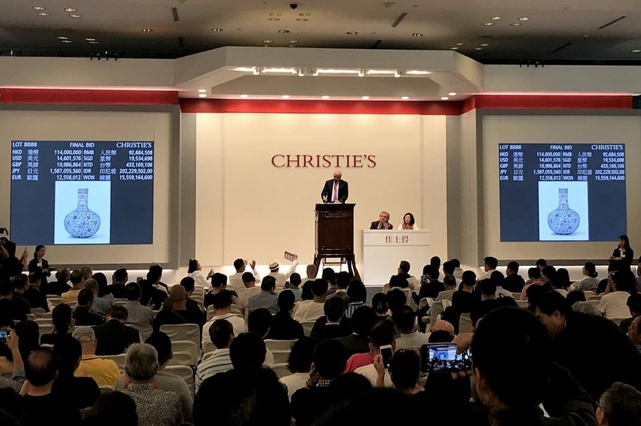 2018佳士得香港春拍器物拍場直擊：乾隆大天球瓶，1.3億港元領銜