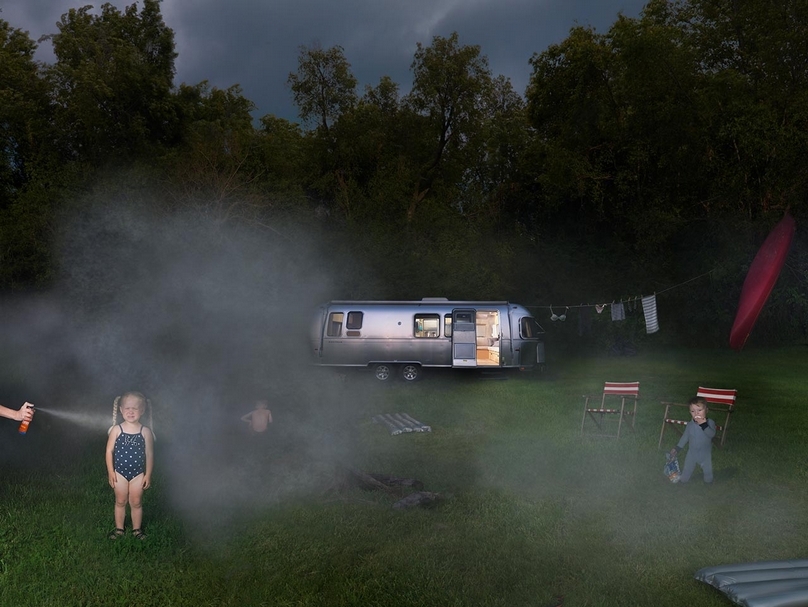 茱莉．布萊克蒙（Julie Blackmon）2011年的作品《Airstream》。（© 希帕畫廊，上海影像藝博會提供）