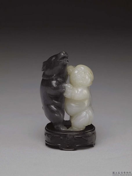 圖7 清〈玉人與熊〉，國立故宮博物館藏。圖／國立故宮博物院open data資料庫。