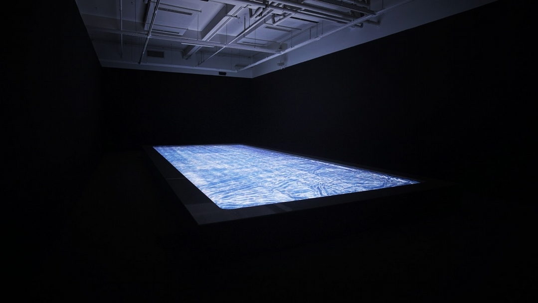 萊安德羅．埃利希（Leandro Erlich）的作品《堅硬的水》。（昊美術館提供）