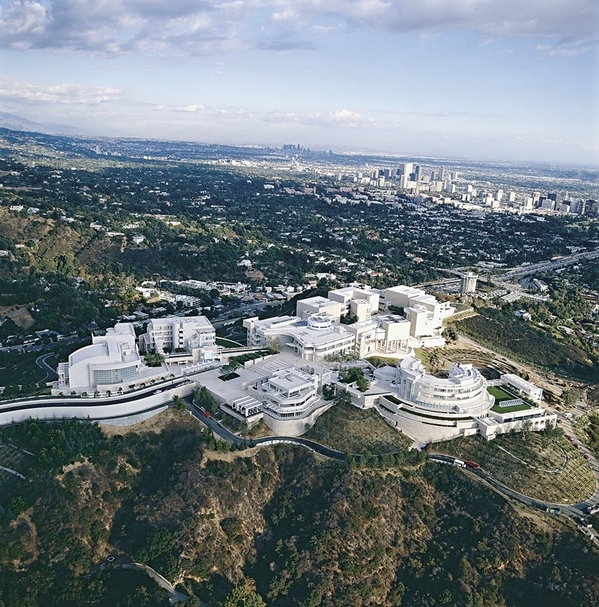 位於美國加利福尼亞州洛杉磯蓋提中心(Getty Center)擁有大量的文獻檔案。(來源:wikipedia)