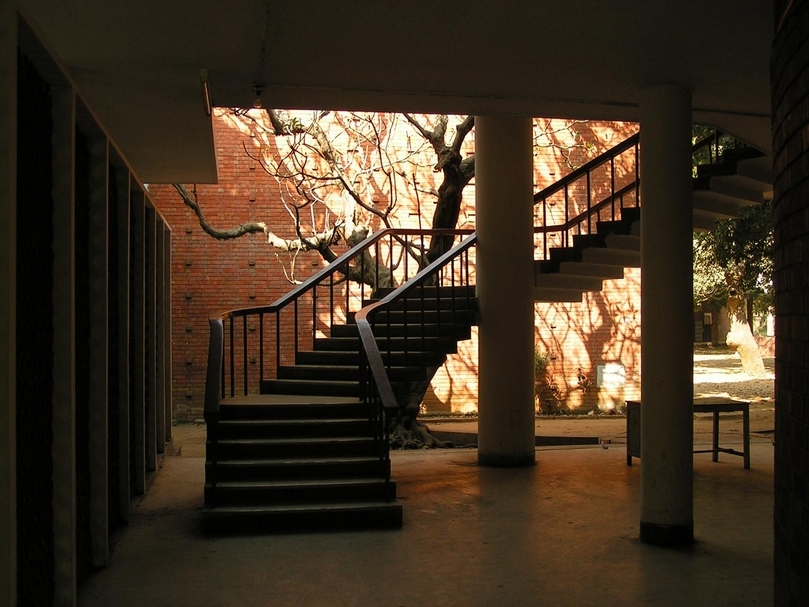 達卡大學美術學院(1953-1954)。(圖片來源:Wikipedia)