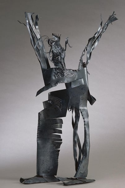 夏陽《舉雙手的人》,銅,60x27x13cm,1999, 誠品畫廊藏。 (台北市立美術館提供)