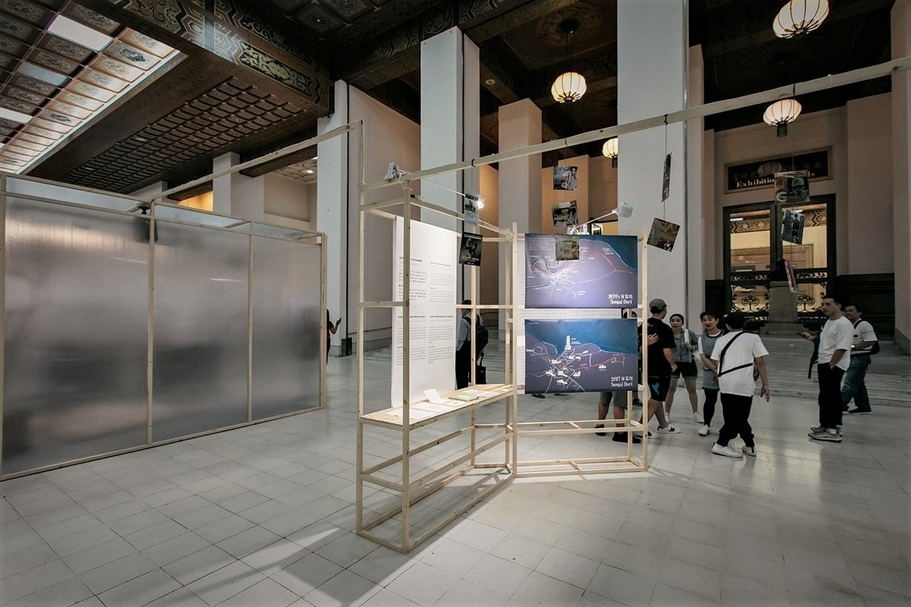 「家庭備忘——記憶與遷徙之島：東南亞新住民主題當代藝術展」展場一隅。（攝影／汪正翔，均勻製作提供）