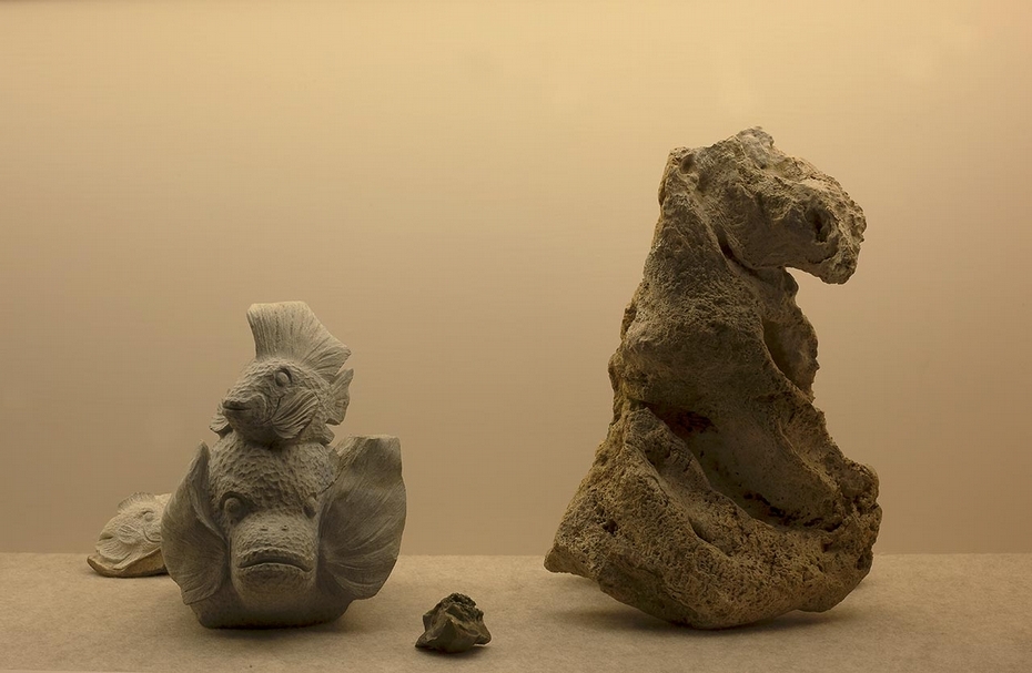 《石頭幾則》中淘金聚落居民創造生活的作品展示。（藝術家提供）